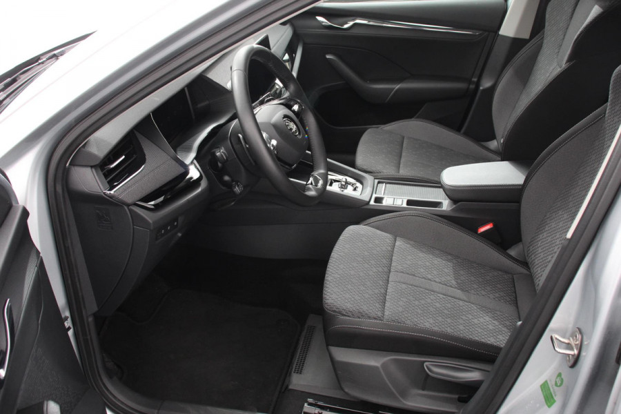 Škoda Octavia Combi 1.0 e-TSI 110pk MHEV DSG Style | Navigatie | Apple Carplay/Android Auto | Parkeersensor achter | Camera | Adaptive Cruise Control | Stoelverwarming | Ledverlichting | Climate Control Škoda Octavia Combi 1.0 e-TSI 110pk MHEV DSG Style | Navigatie | Apple Carplay/Android Auto | Parkeersensor achter | Camera | Adaptive Cruise Control | Stoelverwarming | Ledverlichting | Climate Control