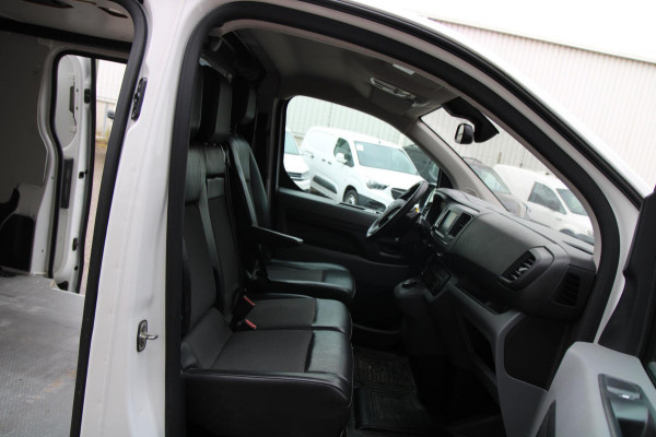 Toyota ProAce Long Worker 2.0 177PK Automaat Professional / Camera / Trekhaak / 2x schuifdeur Toyota ProAce Long Worker 2.0 177PK Automaat Professional / Camera / Trekhaak / 2x schuifdeur
