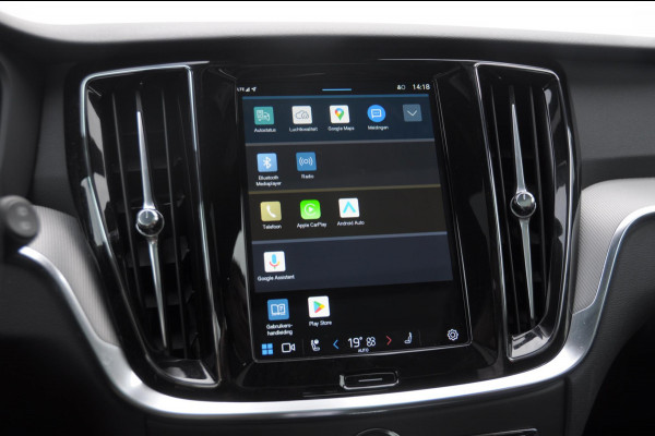 Volvo V60 T6 350PK Automaat AWD Plus Dark / Adaptive cruise control / Elektrische stoelen / Harman Kardon audio / Trekhaak / Pilot assist / BLIS / Stoel en stuur verwarming / Elektrische achterklep / Parkeersensoren met 360 camera / Google infotainment