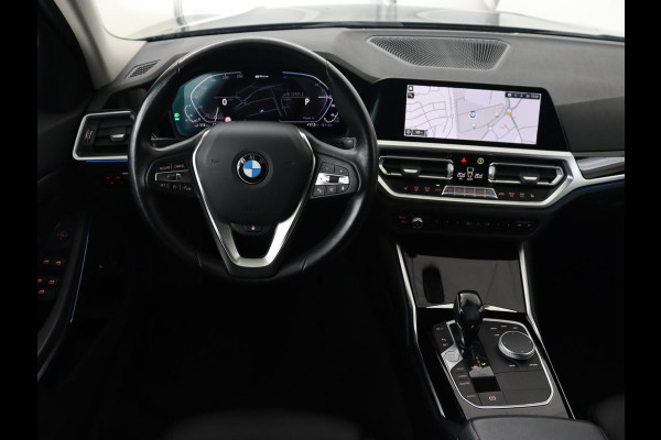 BMW 3 Serie Touring 330e | Trekhaak | Half Leder | Stoel & Stuurverwarming | Sfeerverlichting | Carplay | Sportstoelen | Navigatie | Cruise Control | Parkeerhulp | Live Cockpit | PHEV | Plug In BMW 3 Serie Touring 330e | Trekhaak | Half Leder | Stoel & Stuurverwarming | Sfeerverlichting | Carplay | Sportstoelen | Navigatie | Cruise Control | Parkeerhulp | Live Cockpit | PHEV | Plug In