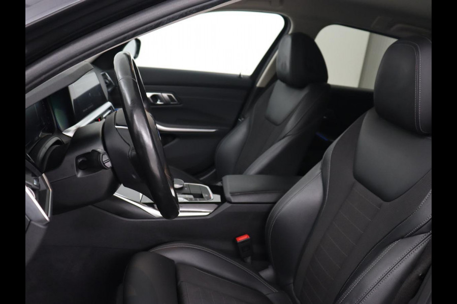 BMW 3 Serie Touring 330e | Trekhaak | Half Leder | Stoel & Stuurverwarming | Sfeerverlichting | Carplay | Sportstoelen | Navigatie | Cruise Control | Parkeerhulp | Live Cockpit | PHEV | Plug In BMW 3 Serie Touring 330e | Trekhaak | Half Leder | Stoel & Stuurverwarming | Sfeerverlichting | Carplay | Sportstoelen | Navigatie | Cruise Control | Parkeerhulp | Live Cockpit | PHEV | Plug In