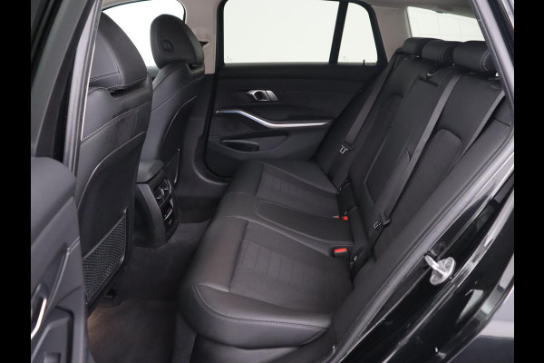 BMW 3 Serie Touring 330e | Trekhaak | Half Leder | Stoel & Stuurverwarming | Sfeerverlichting | Carplay | Sportstoelen | Navigatie | Cruise Control | Parkeerhulp | Live Cockpit | PHEV | Plug In BMW 3 Serie Touring 330e | Trekhaak | Half Leder | Stoel & Stuurverwarming | Sfeerverlichting | Carplay | Sportstoelen | Navigatie | Cruise Control | Parkeerhulp | Live Cockpit | PHEV | Plug In