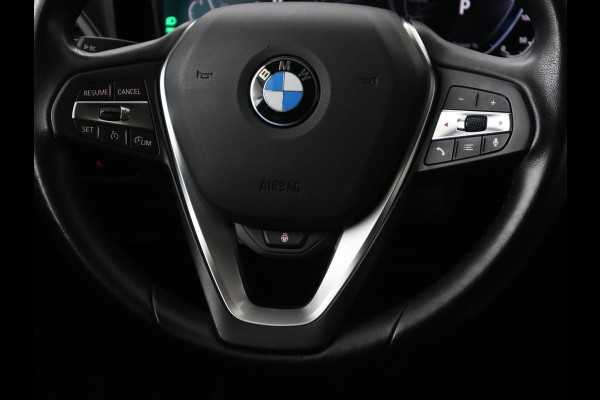 BMW 3 Serie Touring 330e | Trekhaak | Half Leder | Stoel & Stuurverwarming | Sfeerverlichting | Carplay | Sportstoelen | Navigatie | Cruise Control | Parkeerhulp | Live Cockpit | PHEV | Plug In BMW 3 Serie Touring 330e | Trekhaak | Half Leder | Stoel & Stuurverwarming | Sfeerverlichting | Carplay | Sportstoelen | Navigatie | Cruise Control | Parkeerhulp | Live Cockpit | PHEV | Plug In