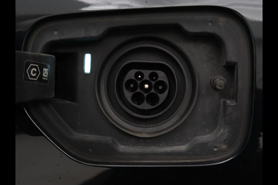 BMW 3 Serie Touring 330e | Trekhaak | Half Leder | Stoel & Stuurverwarming | Sfeerverlichting | Carplay | Sportstoelen | Navigatie | Cruise Control | Parkeerhulp | Live Cockpit | PHEV | Plug In BMW 3 Serie Touring 330e | Trekhaak | Half Leder | Stoel & Stuurverwarming | Sfeerverlichting | Carplay | Sportstoelen | Navigatie | Cruise Control | Parkeerhulp | Live Cockpit | PHEV | Plug In