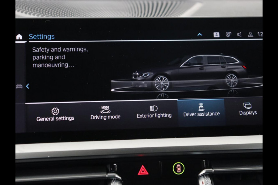 BMW 3 Serie Touring 330e | Trekhaak | Half Leder | Stoel & Stuurverwarming | Sfeerverlichting | Carplay | Sportstoelen | Navigatie | Cruise Control | Parkeerhulp | Live Cockpit | PHEV | Plug In BMW 3 Serie Touring 330e | Trekhaak | Half Leder | Stoel & Stuurverwarming | Sfeerverlichting | Carplay | Sportstoelen | Navigatie | Cruise Control | Parkeerhulp | Live Cockpit | PHEV | Plug In