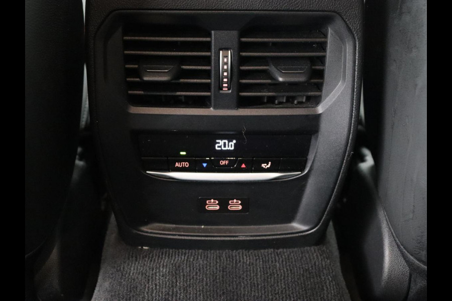 BMW 3 Serie Touring 330e | Trekhaak | Half Leder | Stoel & Stuurverwarming | Sfeerverlichting | Carplay | Sportstoelen | Navigatie | Cruise Control | Parkeerhulp | Live Cockpit | PHEV | Plug In BMW 3 Serie Touring 330e | Trekhaak | Half Leder | Stoel & Stuurverwarming | Sfeerverlichting | Carplay | Sportstoelen | Navigatie | Cruise Control | Parkeerhulp | Live Cockpit | PHEV | Plug In
