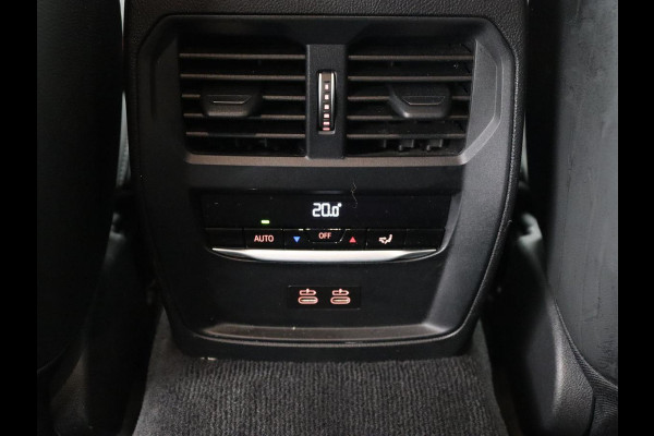 BMW 3 Serie Touring 330e | Trekhaak | Half Leder | Stoel & Stuurverwarming | Sfeerverlichting | Carplay | Sportstoelen | Navigatie | Cruise Control | Parkeerhulp | Live Cockpit | PHEV | Plug In BMW 3 Serie Touring 330e | Trekhaak | Half Leder | Stoel & Stuurverwarming | Sfeerverlichting | Carplay | Sportstoelen | Navigatie | Cruise Control | Parkeerhulp | Live Cockpit | PHEV | Plug In