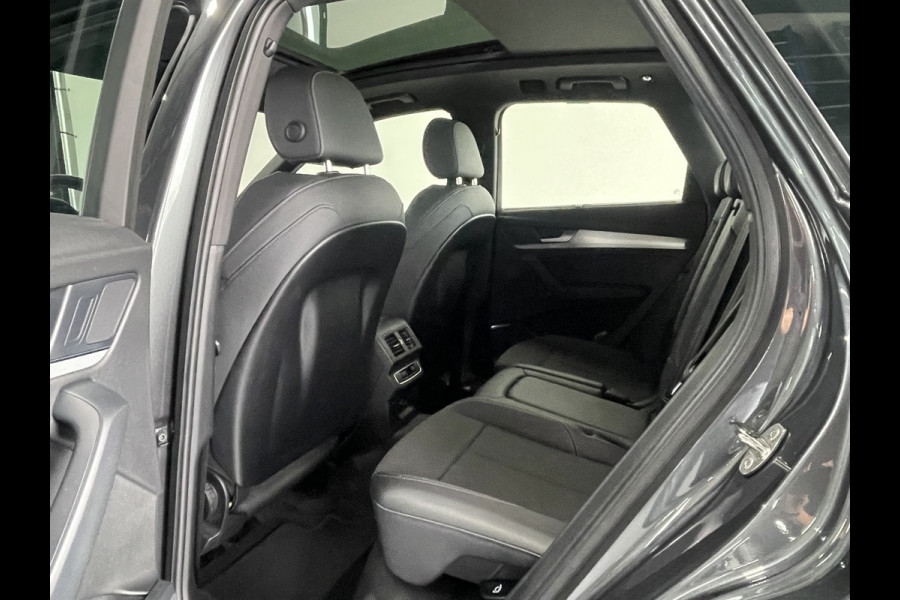 Audi Q5 50 TFSI e S edition Automaat / Panorama dak / trekhaak Audi Q5 50 TFSI e S edition Automaat / Panorama dak / trekhaak