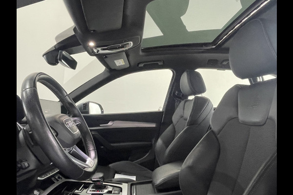 Audi Q5 50 TFSI e S edition Automaat / Panorama dak / trekhaak Audi Q5 50 TFSI e S edition Automaat / Panorama dak / trekhaak
