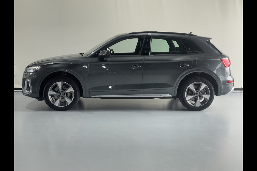 Audi Q5 50 TFSI e S edition Automaat / Panorama dak / trekhaak Audi Q5 50 TFSI e S edition Automaat / Panorama dak / trekhaak