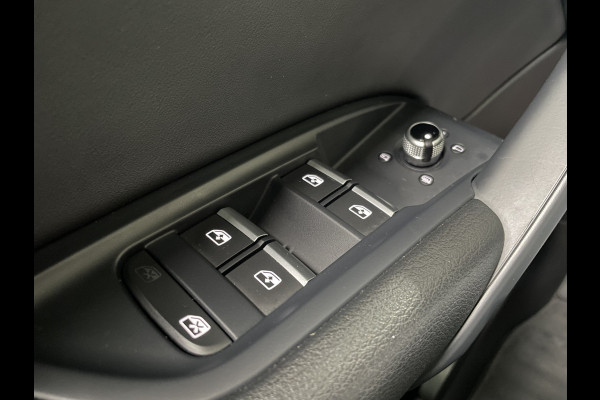 Audi Q5 50 TFSI e S edition Automaat / Panorama dak / trekhaak Audi Q5 50 TFSI e S edition Automaat / Panorama dak / trekhaak