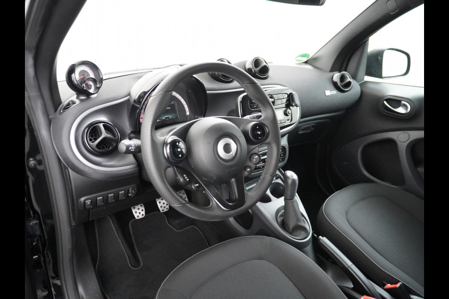 Smart Fortwo 1.0I 71PK Passion Ecc Cruise Control Bluetooth Lmv Mistlampen Regen-Lichtsensor Led  Cool & Audio pakket Pakket sport Euro 6 Origineel Nederlandse Auto Smart Fortwo 1.0I 71PK Passion Ecc Cruise Control Bluetooth Lmv Mistlampen Regen-Lichtsensor Led  Cool & Audio pakket Pakket sport Euro 6 Origineel Nederlandse Auto