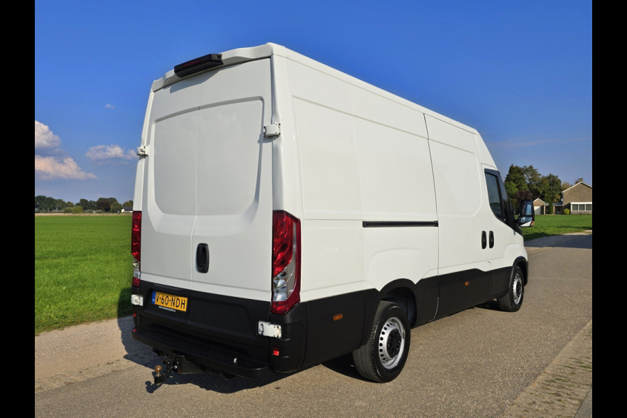 Iveco Daily 35S14V 2.3 352L H2 L2L H2 - 140 Pk - Euro 6 - Airco - Cruise Control Iveco Daily 35S14V 2.3 352L H2 L2L H2 - 140 Pk - Euro 6 - Airco - Cruise Control