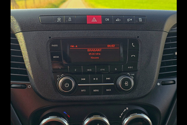 Iveco Daily 35S14V 2.3 352L H2 L2L H2 - 140 Pk - Euro 6 - Airco - Cruise Control Iveco Daily 35S14V 2.3 352L H2 L2L H2 - 140 Pk - Euro 6 - Airco - Cruise Control