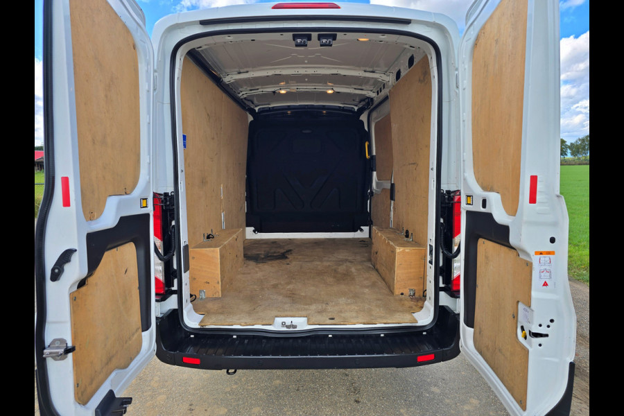 Ford Transit 350 2.0 TDCI L2 H2 - 130 Pk - Euro 6 - Airco - Cruise Control Ford Transit 350 2.0 TDCI L2 H2 - 130 Pk - Euro 6 - Airco - Cruise Control