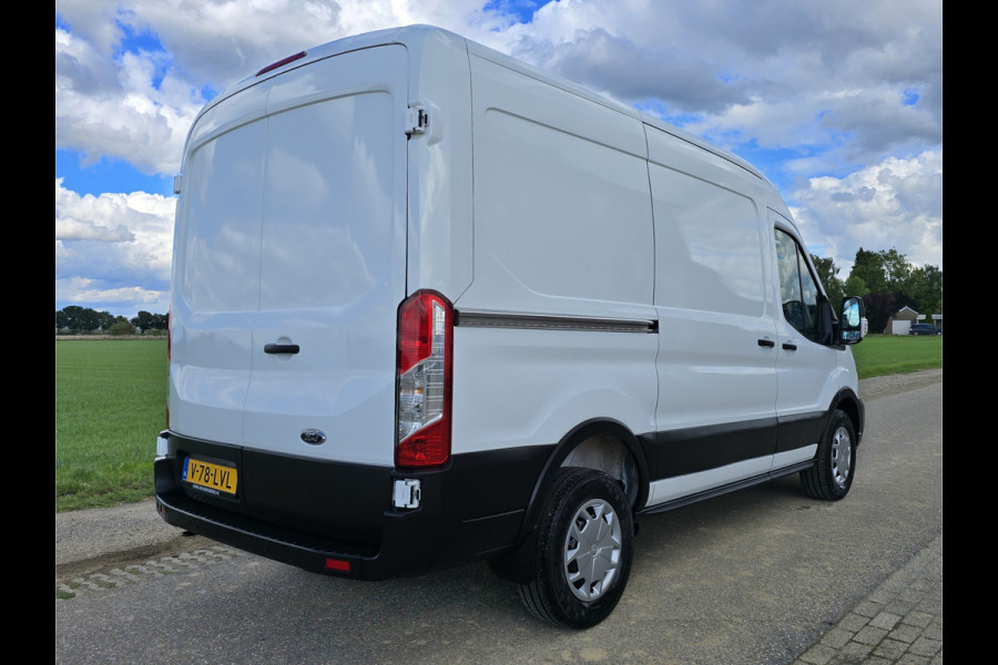 Ford Transit 350 2.0 TDCI L2 H2 - 130 Pk - Euro 6 - Airco - Cruise Control Ford Transit 350 2.0 TDCI L2 H2 - 130 Pk - Euro 6 - Airco - Cruise Control