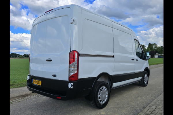 Ford Transit 350 2.0 TDCI L2 H2 - 130 Pk - Euro 6 - Airco - Cruise Control Ford Transit 350 2.0 TDCI L2 H2 - 130 Pk - Euro 6 - Airco - Cruise Control