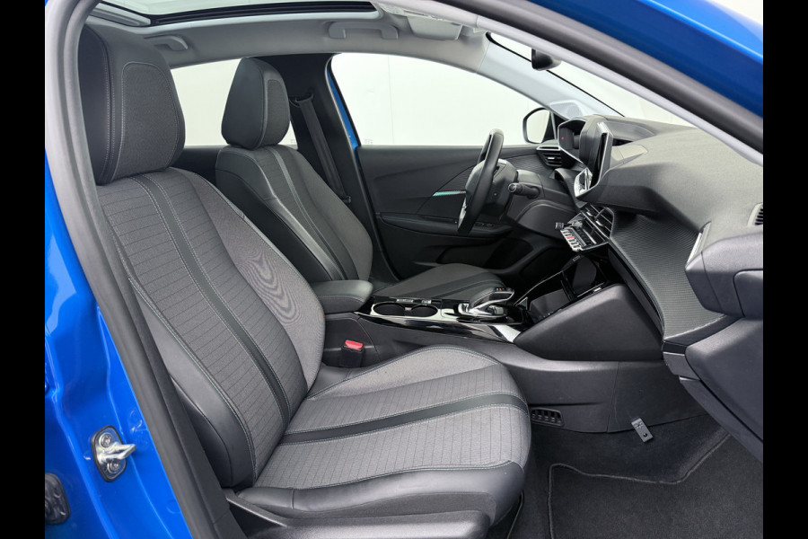 Peugeot e-208 EV Allure 50kWh Pano-dak Adaptieve Cruise Control 360°Camera Navi Ecc Stoelverwarming Apple Carplay Android Auto DAB+ Lane Assist Keyless Led Pdc 1e Eigenaar 100% Dealeronderhouden Origineel Nederlandse Auto