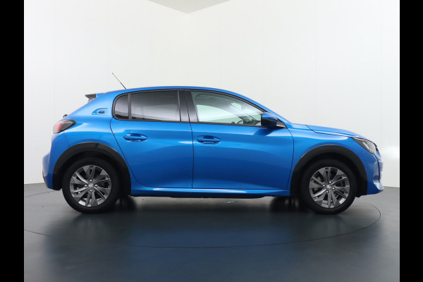 Peugeot e-208 EV Allure 50kWh Pano-dak Adaptieve Cruise Control 360°Camera Navi Ecc Stoelverwarming Apple Carplay Android Auto DAB+ Lane Assist Keyless Led Pdc 1e Eigenaar 100% Dealeronderhouden Origineel Nederlandse Auto