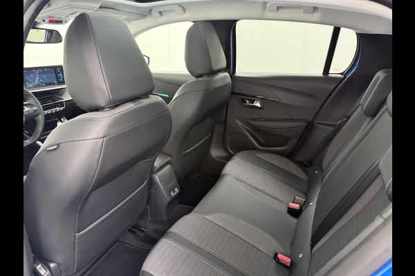 Peugeot e-208 EV Allure 50kWh Pano-dak Adaptieve Cruise Control 360°Camera Navi Ecc Stoelverwarming Apple Carplay Android Auto DAB+ Lane Assist Keyless Led Pdc 1e Eigenaar 100% Dealeronderhouden Origineel Nederlandse Auto
