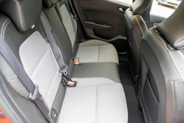 Renault Clio 1.0 TCe 90 GPF techno | Prijs rijklaar incl. 12 mnd garantie | 360 Camera Pdc Navi Led Clima Renault Clio 1.0 TCe 90 GPF techno | Prijs rijklaar incl. 12 mnd garantie | 360 Camera Pdc Navi Led Clima