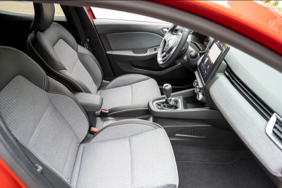 Renault Clio 1.0 TCe 90 GPF techno | Prijs rijklaar incl. 12 mnd garantie | 360 Camera Pdc Navi Led Clima Renault Clio 1.0 TCe 90 GPF techno | Prijs rijklaar incl. 12 mnd garantie | 360 Camera Pdc Navi Led Clima