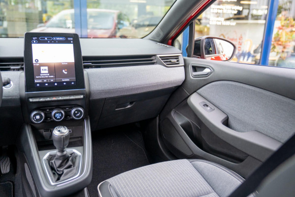 Renault Clio 1.0 TCe 90 GPF techno | Prijs rijklaar incl. 12 mnd garantie | 360 Camera Pdc Navi Led Clima Renault Clio 1.0 TCe 90 GPF techno | Prijs rijklaar incl. 12 mnd garantie | 360 Camera Pdc Navi Led Clima