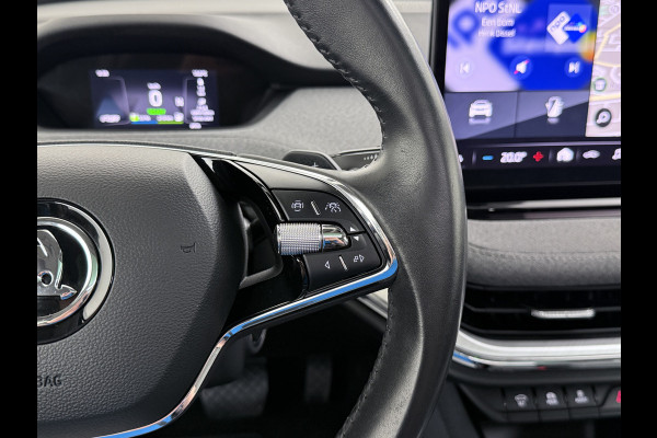 Škoda ENYAQ iV 80 SOH 94% Pano-dak Trekhaak W-pomp Adaptieve Cruise Control Camera Apple Carplay Android Auto Navi Ecc Pdc Stuur+Stoelverwarming Lmv 20" Mirrorlink DAB Led Matrix Elek.Achterklep Ecc-Achter Zeer complete Enyaq!