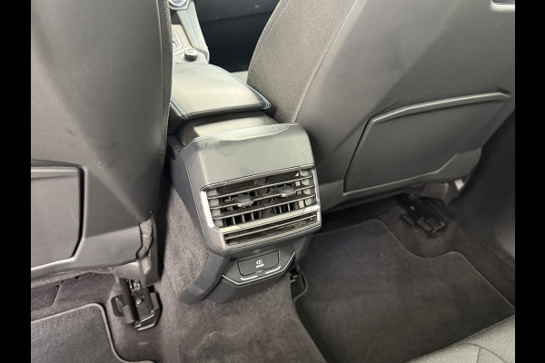 Lynk & Co 01 PHEV AUT-7 261pk Pano-Schuifdak Lmv 20" 360°Camera Apple Carplay Android Auto Adap.Cruise Navi Pdc Ecc Keyless Led Plug-In Hybri Elek.Memory.Stoel File assistent Dodehoek detector Elektrisch bedienbare achterklep Rijstrooksensor Wifi Verkeersbord detectie 425Nm koppel 3,7kw laadvermogen €41.883 Nieuwprijs Lynk & Co 01 PHEV AUT-7 261pk Pano-Schuifdak Lmv 20" 360°Camera Apple Carplay Android Auto Adap.Cruise Navi Pdc Ecc Keyless Led Plug-In Hybri Elek.Memory.Stoel File assistent Dodehoek detector Elektrisch bedienbare achterklep Rijstrooksensor Wifi Verkeersbord detectie 425Nm koppel 3,7kw laadvermogen €41.883 Nieuwprijs