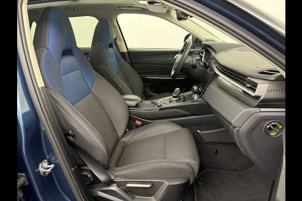 Lynk & Co 01 PHEV AUT-7 261pk Pano-Schuifdak Lmv 20" 360°Camera Apple Carplay Android Auto Adap.Cruise Navi Pdc Ecc Keyless Led Plug-In Hybri Elek.Memory.Stoel File assistent Dodehoek detector Elektrisch bedienbare achterklep Rijstrooksensor Wifi Verkeersbord detectie 425Nm koppel 3,7kw laadvermogen €41.883 Nieuwprijs Lynk & Co 01 PHEV AUT-7 261pk Pano-Schuifdak Lmv 20" 360°Camera Apple Carplay Android Auto Adap.Cruise Navi Pdc Ecc Keyless Led Plug-In Hybri Elek.Memory.Stoel File assistent Dodehoek detector Elektrisch bedienbare achterklep Rijstrooksensor Wifi Verkeersbord detectie 425Nm koppel 3,7kw laadvermogen €41.883 Nieuwprijs