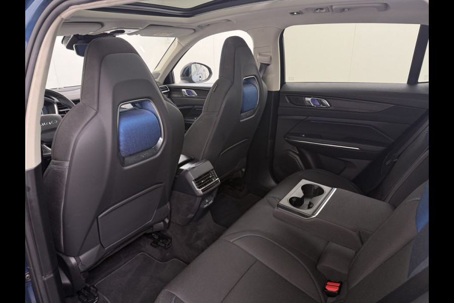 Lynk & Co 01 PHEV AUT-7 261pk Pano-Schuifdak Lmv 20" 360°Camera Apple Carplay Android Auto Adap.Cruise Navi Pdc Ecc Keyless Led Plug-In Hybri Elek.Memory.Stoel File assistent Dodehoek detector Elektrisch bedienbare achterklep Rijstrooksensor Wifi Verkeersbord detectie 425Nm koppel 3,7kw laadvermogen €41.883 Nieuwprijs Lynk & Co 01 PHEV AUT-7 261pk Pano-Schuifdak Lmv 20" 360°Camera Apple Carplay Android Auto Adap.Cruise Navi Pdc Ecc Keyless Led Plug-In Hybri Elek.Memory.Stoel File assistent Dodehoek detector Elektrisch bedienbare achterklep Rijstrooksensor Wifi Verkeersbord detectie 425Nm koppel 3,7kw laadvermogen €41.883 Nieuwprijs