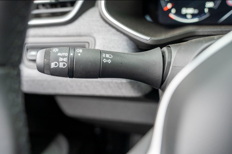 Renault Clio 1.0 TCe 90 GPF techno | Prijs rijklaar incl. 12 mnd garantie | 360 Camera Pdc Navi Led Clima Renault Clio 1.0 TCe 90 GPF techno | Prijs rijklaar incl. 12 mnd garantie | 360 Camera Pdc Navi Led Clima