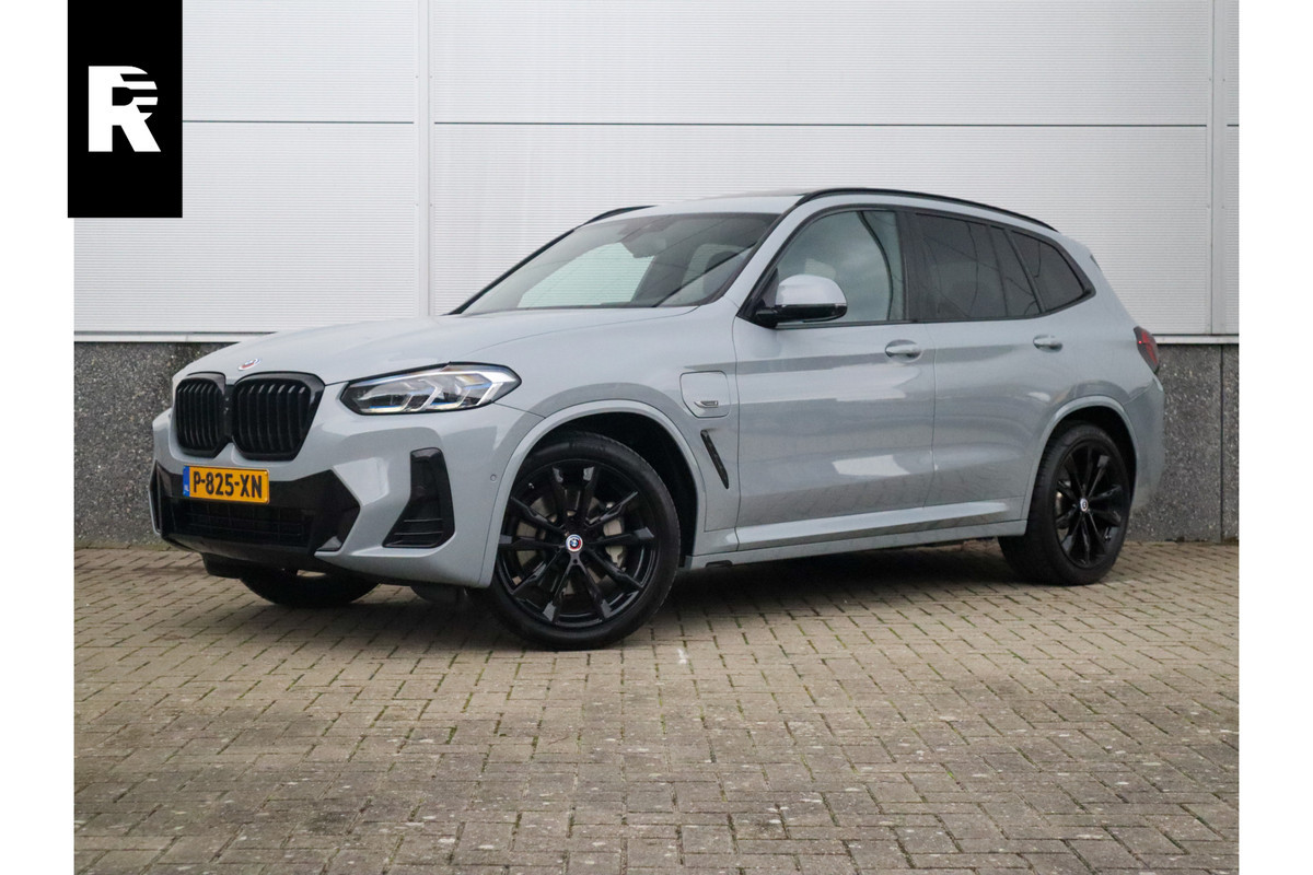 BMW X3 xDrive30e M-Sport SOH 87% / Panorama / 360 camera / Head-Up / Trekhaak / HiFi / Blackline / BMW X3 xDrive30e M-Sport SOH 87% / Panorama / 360 camera / Head-Up / Trekhaak / HiFi / Blackline /