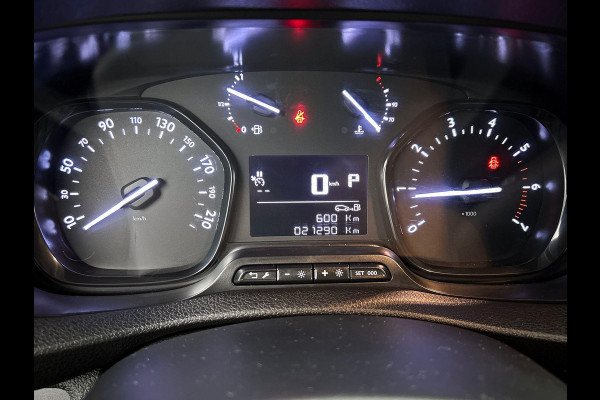 Peugeot Expert 2.0 BlueHDI 180 Long Premium Dubbele Cabine Automaat Airco Bluetooth LM Velgen Look pakket Peugeot Expert 2.0 BlueHDI 180 Long Premium Dubbele Cabine Automaat Airco Bluetooth LM Velgen Look pakket