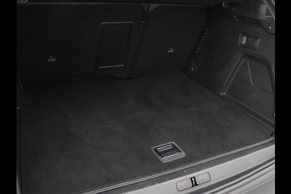 Peugeot 3008 1.6 HYbrid 225 GT | Adaptive cruise | FOCAL Sound | Trekhaak | Leder/Alcantara | Carplay | Camera | Sfeerverlichting | Navigatie | Digital Cockpit | PHEV | Plug In Peugeot 3008 1.6 HYbrid 225 GT | Adaptive cruise | FOCAL Sound | Trekhaak | Leder/Alcantara | Carplay | Camera | Sfeerverlichting | Navigatie | Digital Cockpit | PHEV | Plug In
