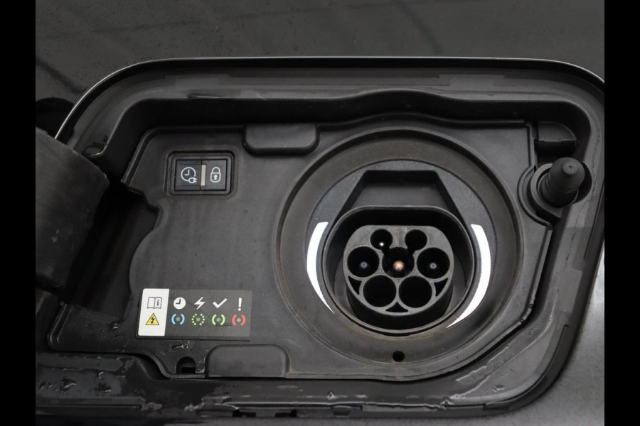 Peugeot 3008 1.6 HYbrid 225 GT | Adaptive cruise | FOCAL Sound | Trekhaak | Leder/Alcantara | Carplay | Camera | Sfeerverlichting | Navigatie | Digital Cockpit | PHEV | Plug In Peugeot 3008 1.6 HYbrid 225 GT | Adaptive cruise | FOCAL Sound | Trekhaak | Leder/Alcantara | Carplay | Camera | Sfeerverlichting | Navigatie | Digital Cockpit | PHEV | Plug In