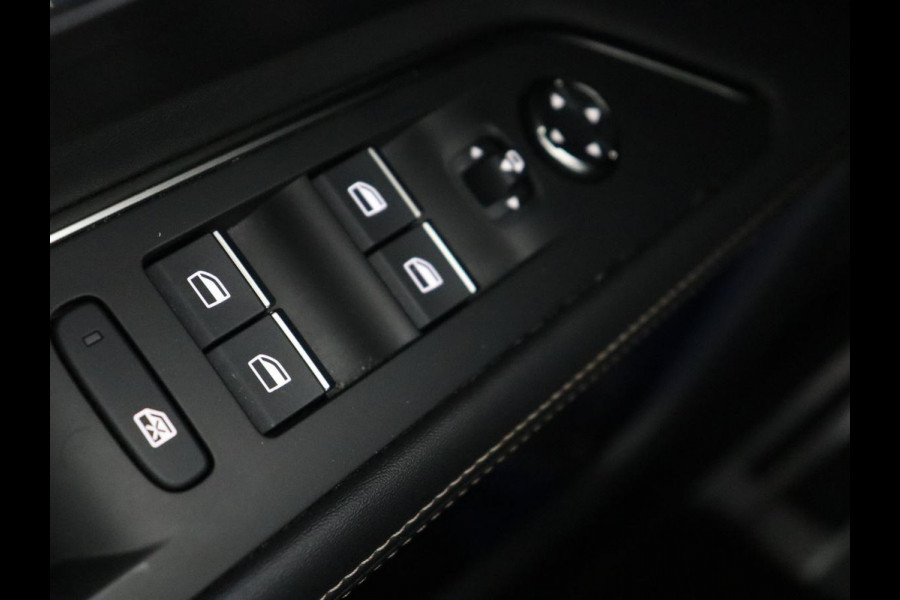 Peugeot 3008 1.6 HYbrid 225 GT | Adaptive cruise | FOCAL Sound | Trekhaak | Leder/Alcantara | Carplay | Camera | Sfeerverlichting | Navigatie | Digital Cockpit | PHEV | Plug In Peugeot 3008 1.6 HYbrid 225 GT | Adaptive cruise | FOCAL Sound | Trekhaak | Leder/Alcantara | Carplay | Camera | Sfeerverlichting | Navigatie | Digital Cockpit | PHEV | Plug In