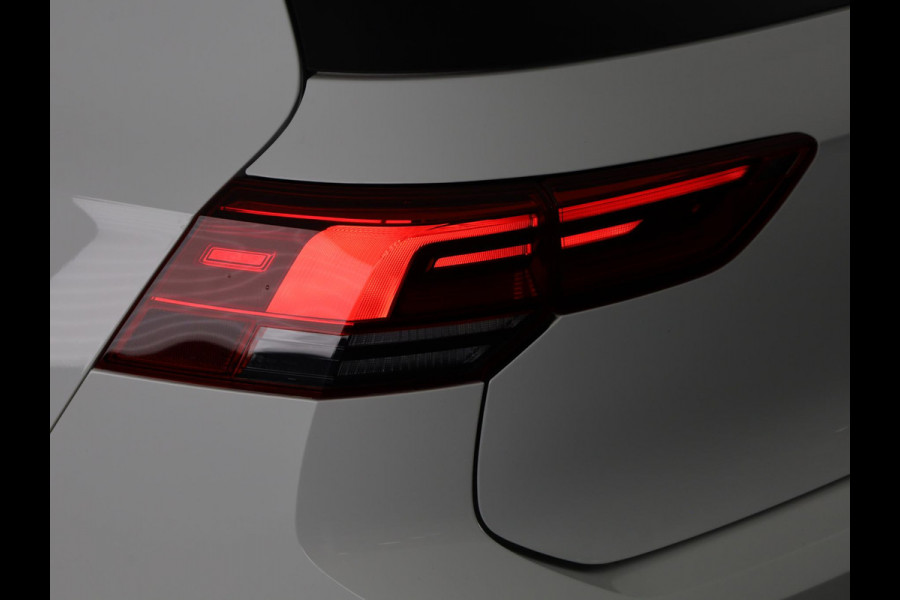 Volkswagen Golf 1.4 eHybrid Style 204 pk Automaat (DSG) | Navigatie | Panoramadak | Parkeersensoren | Adaptieve cruise control | Stoelverwarming | Volkswagen Golf 1.4 eHybrid Style 204 pk Automaat (DSG) | Navigatie | Panoramadak | Parkeersensoren | Adaptieve cruise control | Stoelverwarming |