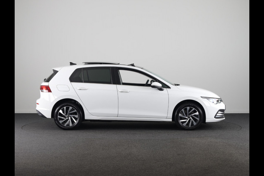 Volkswagen Golf 1.4 eHybrid Style 204 pk Automaat (DSG) | Navigatie | Panoramadak | Parkeersensoren | Adaptieve cruise control | Stoelverwarming | Volkswagen Golf 1.4 eHybrid Style 204 pk Automaat (DSG) | Navigatie | Panoramadak | Parkeersensoren | Adaptieve cruise control | Stoelverwarming |