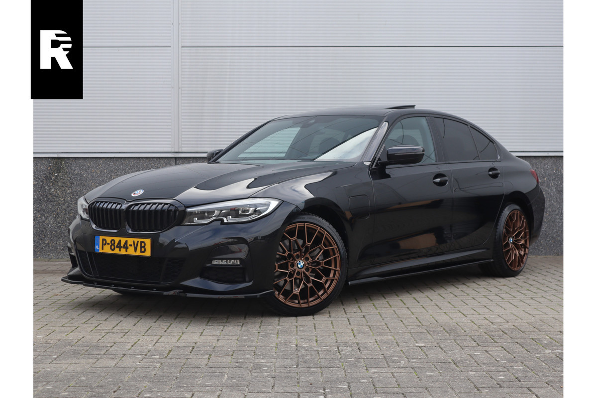 BMW 3-serie M-Sport 19inch / SOH91% / Glazen dak / HiFi / 50 Jahre / Camera / M Performance BMW 3-serie M-Sport 19inch / SOH91% / Glazen dak / HiFi / 50 Jahre / Camera / M Performance