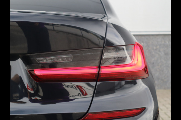 BMW 3-serie M-Sport 19inch / SOH91% / Glazen dak / HiFi / 50 Jahre / Camera / M Performance