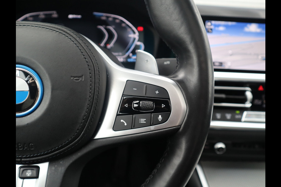 BMW 3-serie M-Sport 19inch / SOH91% / Glazen dak / HiFi / 50 Jahre / Camera / M Performance