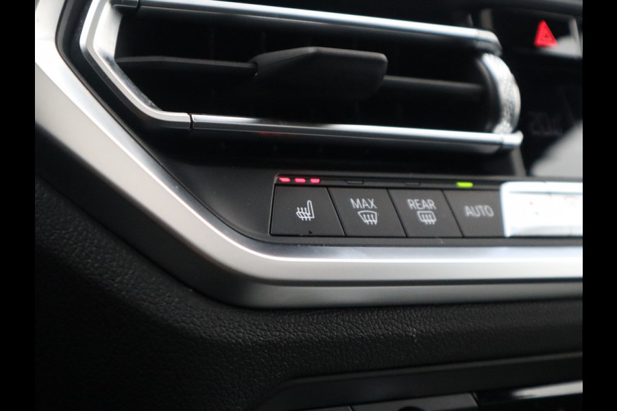 BMW 3-serie M-Sport 19inch / SOH91% / Glazen dak / HiFi / 50 Jahre / Camera / M Performance