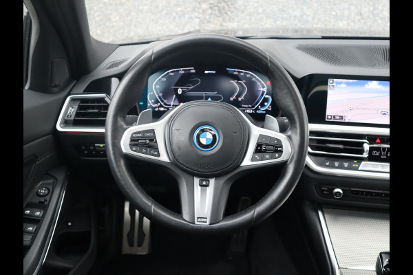 BMW 3-serie M-Sport 19inch / SOH91% / Glazen dak / HiFi / 50 Jahre / Camera / M Performance