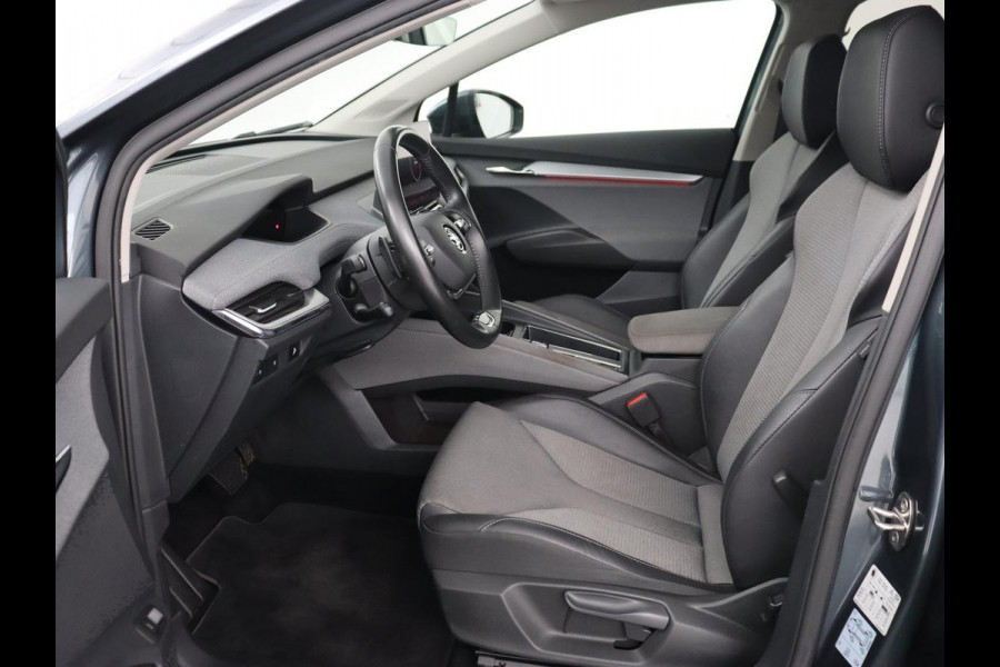 Škoda ENYAQ iV 60 | Trekhaak | Adaptive cruise | Camera | Keyless | Stuurverwarming | Half leder | 19'' | Carplay | Navigatie | Digital Cockpit | Full LED | File Assistent | Parkeerhulp