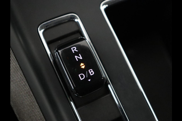 Škoda ENYAQ iV 60 | Trekhaak | Adaptive cruise | Camera | Keyless | Stuurverwarming | Half leder | 19'' | Carplay | Navigatie | Digital Cockpit | Full LED | File Assistent | Parkeerhulp