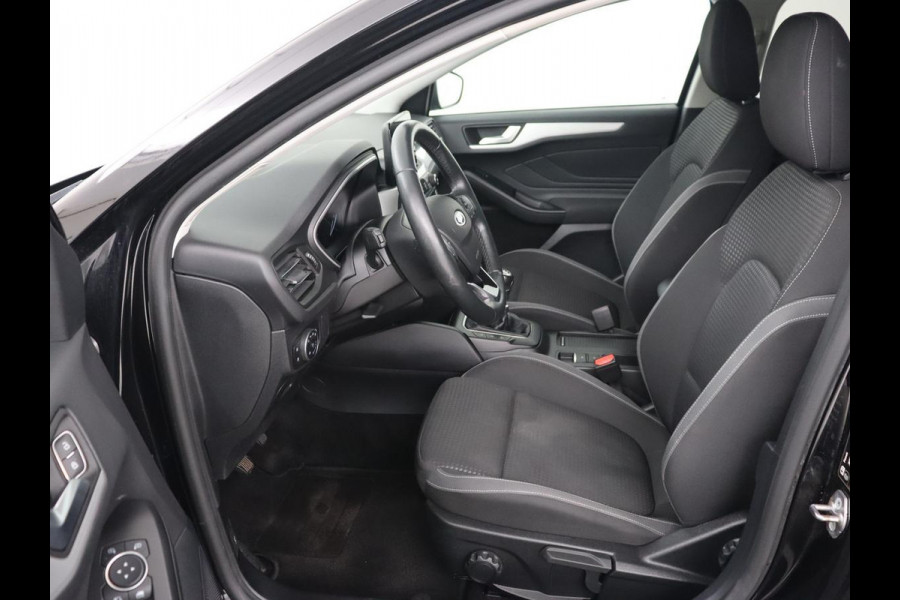 Ford Focus 1.5 EcoBoost Titanium | Trekhaak | Stoel & stuurverwarming | Camera | Carplay | Navigatie | Keyless | Full LED | Cruise control