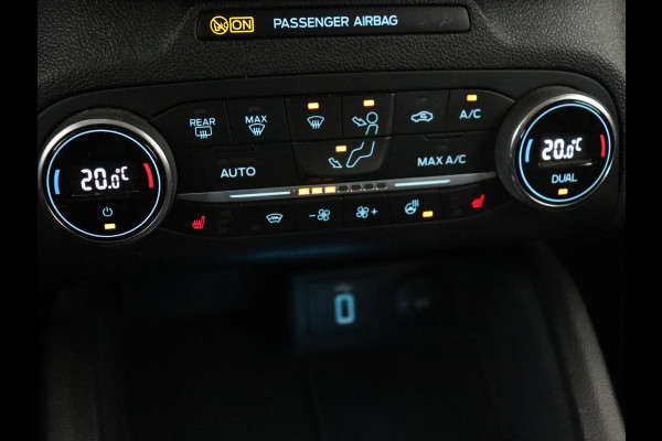 Ford Focus 1.5 EcoBoost Titanium | Trekhaak | Stoel & stuurverwarming | Camera | Carplay | Navigatie | Keyless | Full LED | Cruise control