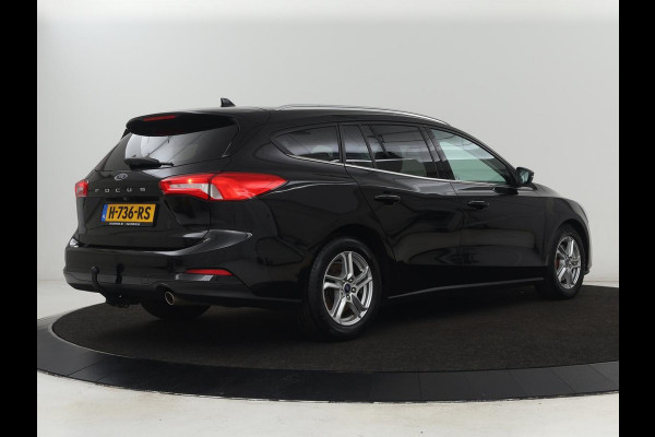 Ford Focus 1.5 EcoBoost Titanium | Trekhaak | Stoel & stuurverwarming | Camera | Carplay | Navigatie | Keyless | Full LED | Cruise control