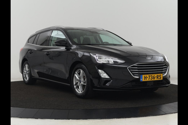 Ford Focus 1.5 EcoBoost Titanium | Trekhaak | Stoel & stuurverwarming | Camera | Carplay | Navigatie | Keyless | Full LED | Cruise control
